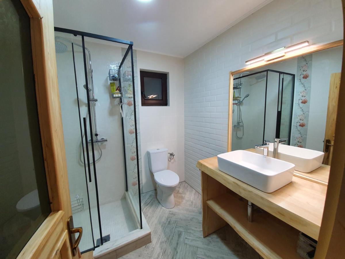 Отель Casa Axa Paraul Carjei Экстерьер фото
